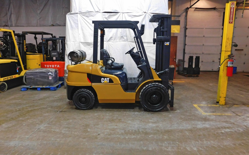  2008 Caterpillar P7000 Forklift on Sale in California