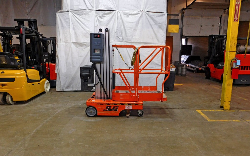  2000 JLG 15SP PErsonal Lift on Sale in California