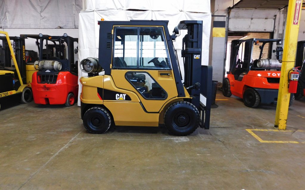  2004 Caterpillar P5000 Forklift on Sale in California