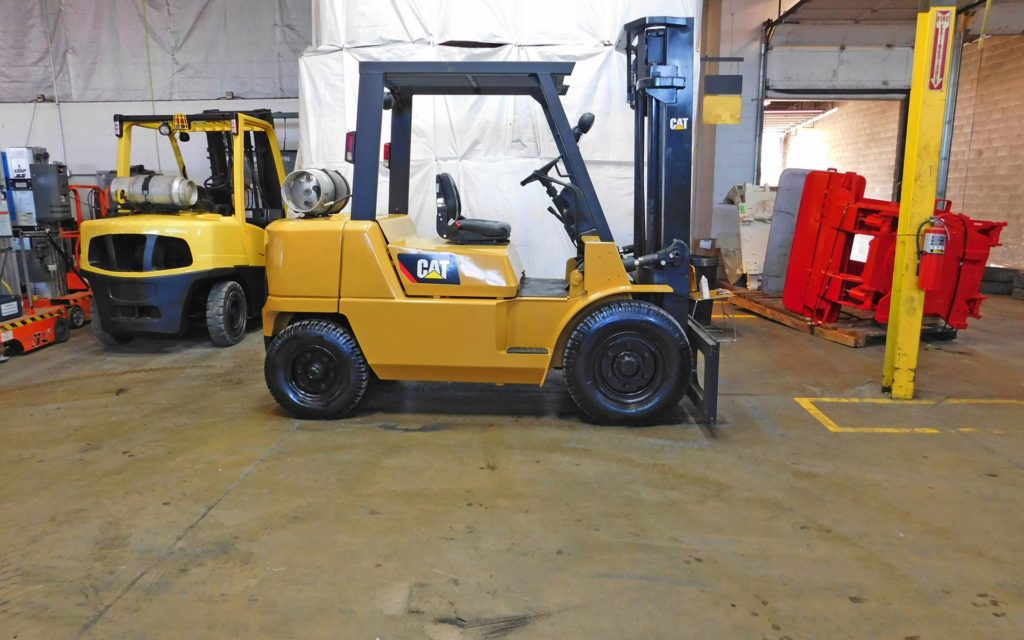  2004 Caterpillar GP40K Forklift on Sale in California