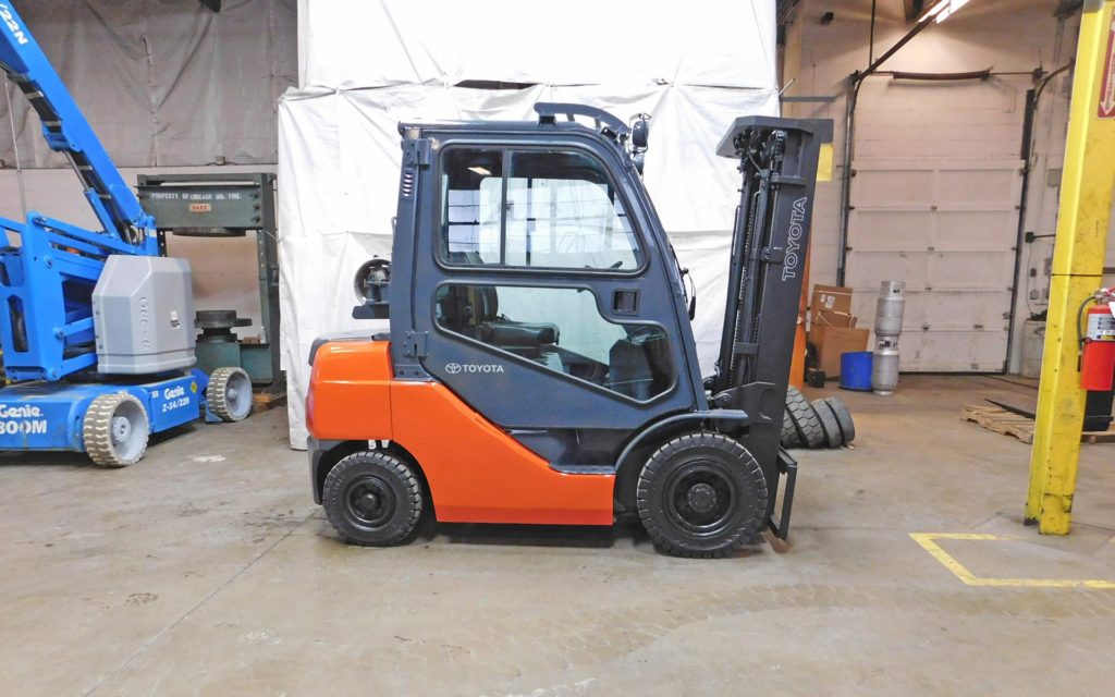  2011 Toyota 8FGU25 Forklift on Sale in California