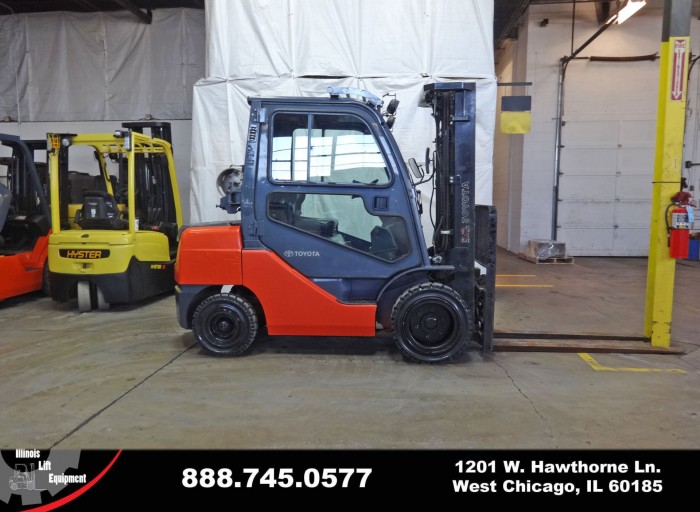 2012 Toyota 8FGU30 Forklift on Sale in California