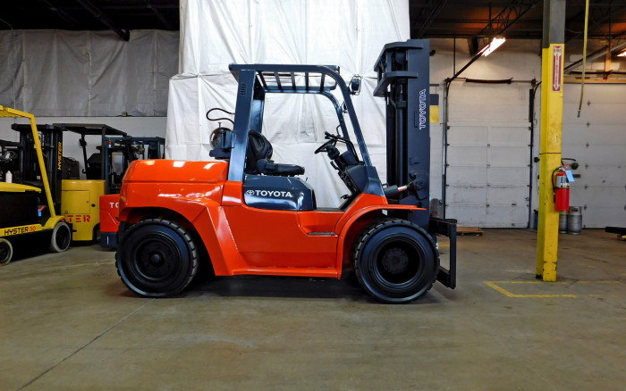 2006 Toyota 7FGU70 Forklift on Sale in California